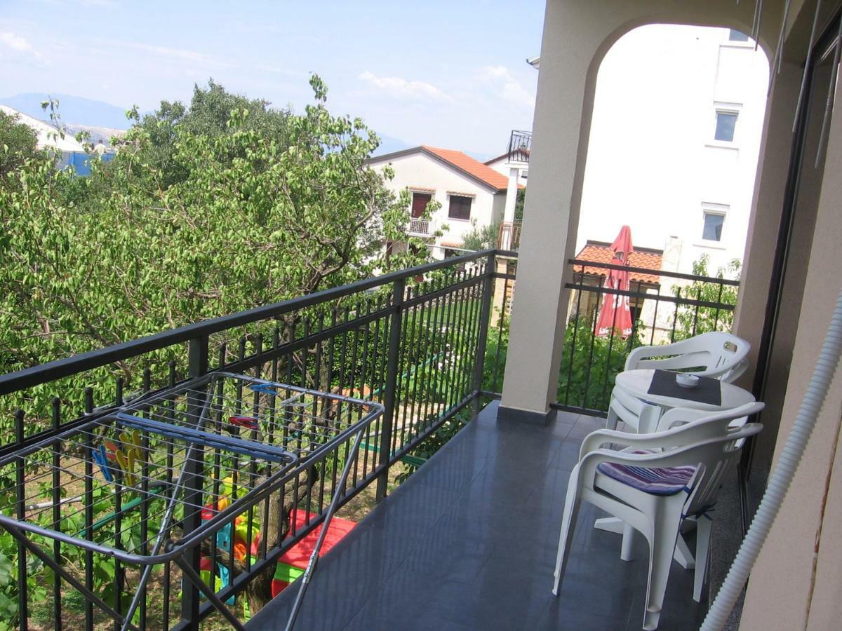 Apartman Valentic Apartment Ядраново Екстериор снимка