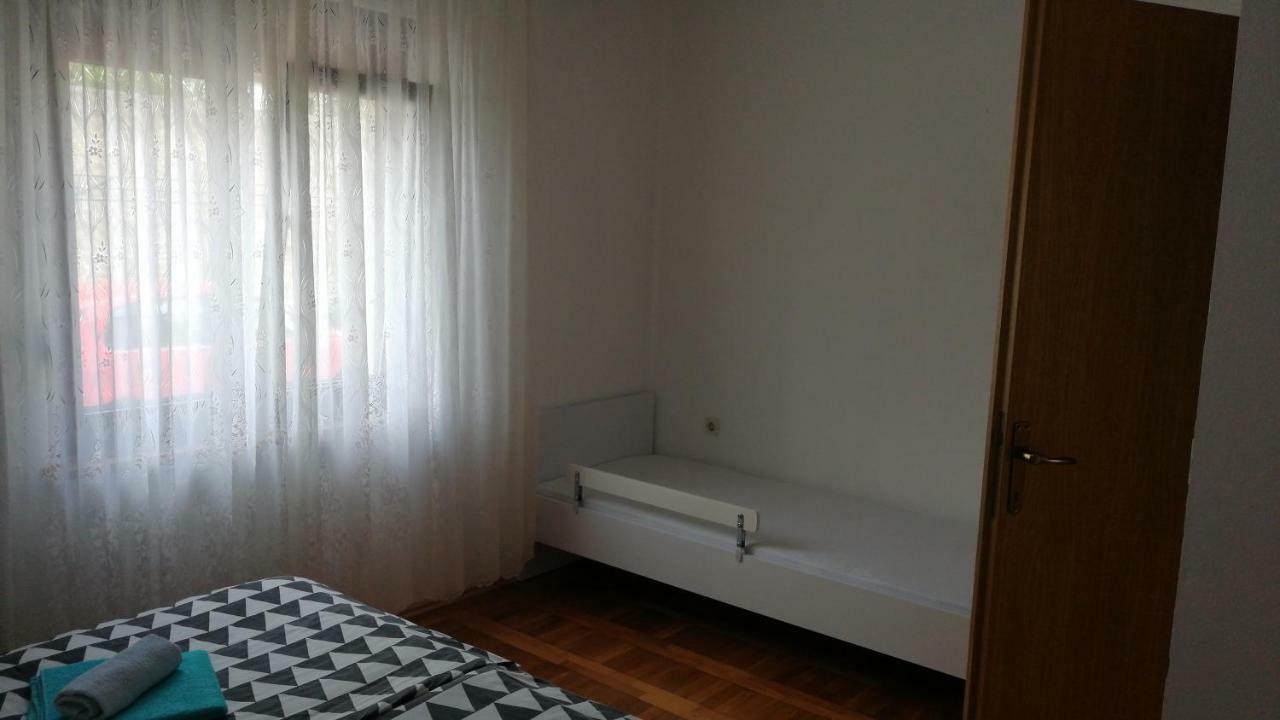 Apartman Valentic Apartment Ядраново Екстериор снимка